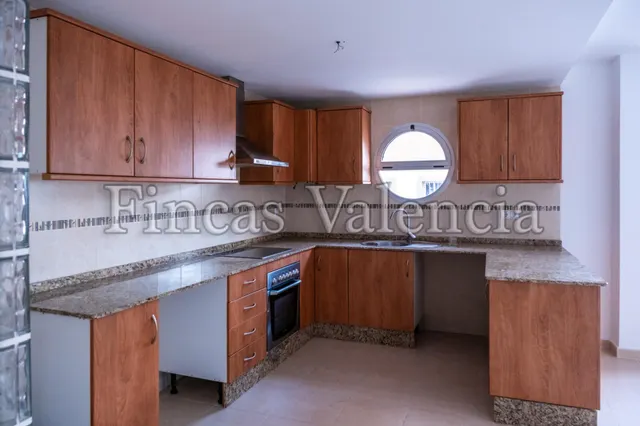 APARTAMENTO 2 HAB, 2 BAÑOS, TRASTERO Y GARAJE JUNTO AL MAR — 6