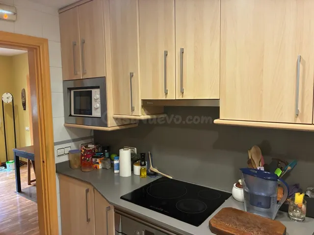 Piso de 3 habitaciones con balcón y ascensor en Horta-Guinardó — 2