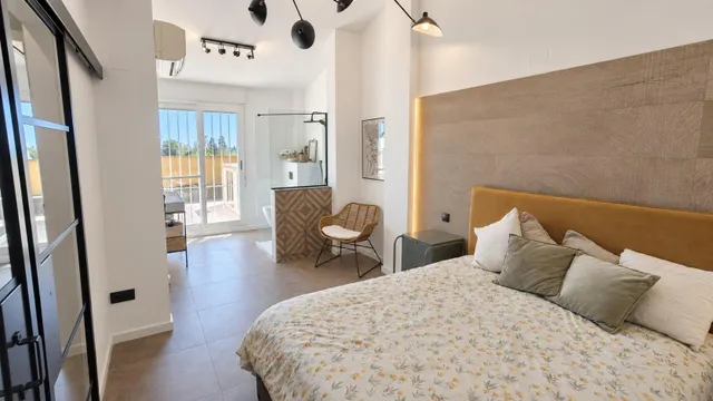 Ref- 08700 Salico presenta Adosado de 4 dormitorios con 80 m2 de terrazas y garaje en  Almazora centro — 22