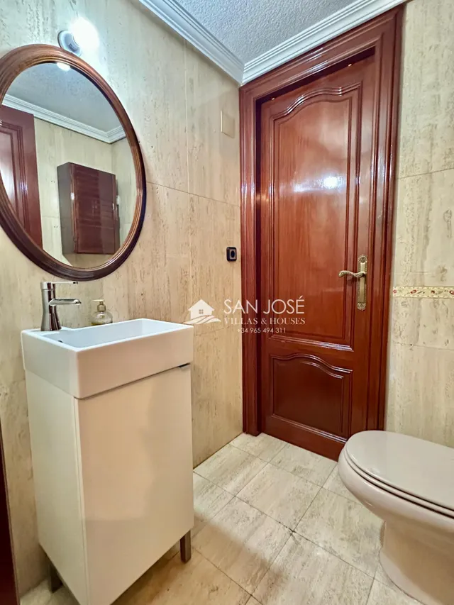 SE VENDE CASA CON PISCINA EN GLORIETA DE NOVELDA. — 38