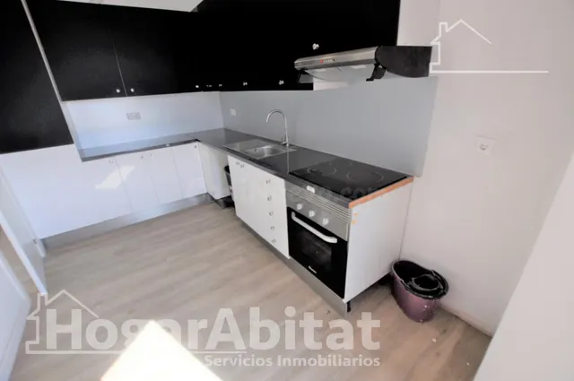 REFORMADO Y AMPLIO CON TERRAZA JUNTO AL AYUNTAMIENTO - foto 4