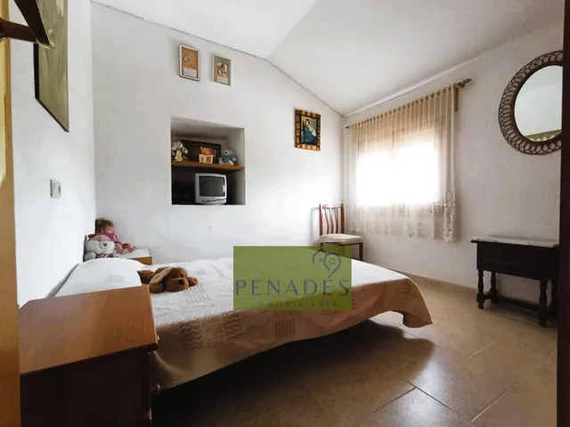 GRAN CASA A 3 MIN DE LA CIUDAD — 34