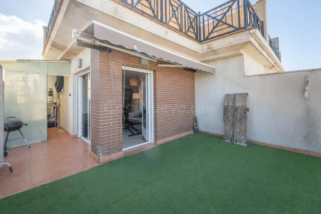Venta de magnífico piso con amplia terraza - Monachil -- Granada — 2