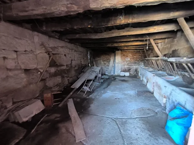 Casa de piedra a reformar. CALVOS (Taboadela) a 3km. Polígono. — 11