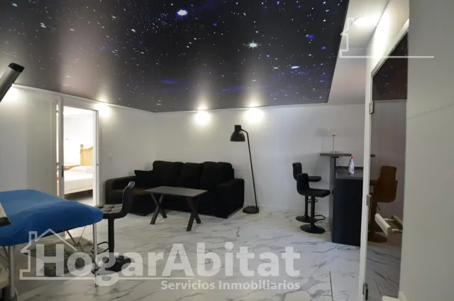 PRECIOSO CHALET REFORMADO CON PISCINA, GARAJE Y DOS TERRAZAS — 43