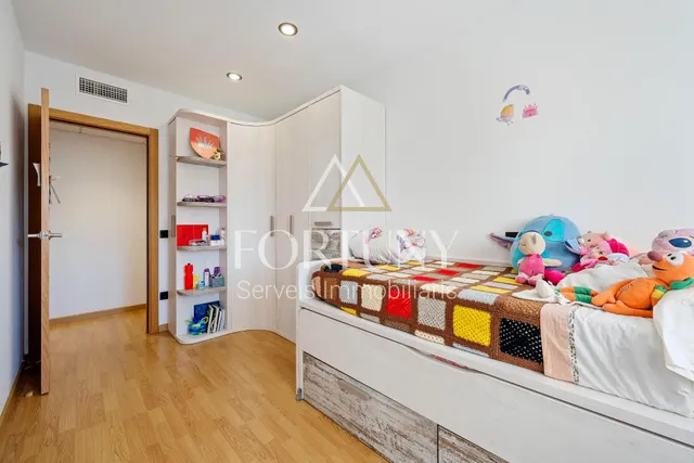 Ático en venta Calle Sant Bernat Calbó, Reus. — 23