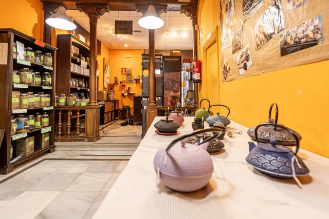 SE TRASPASA TIENDA ESPECIALIZADA EN TÉ, CAFÉ Y CHOCOLATE — 31