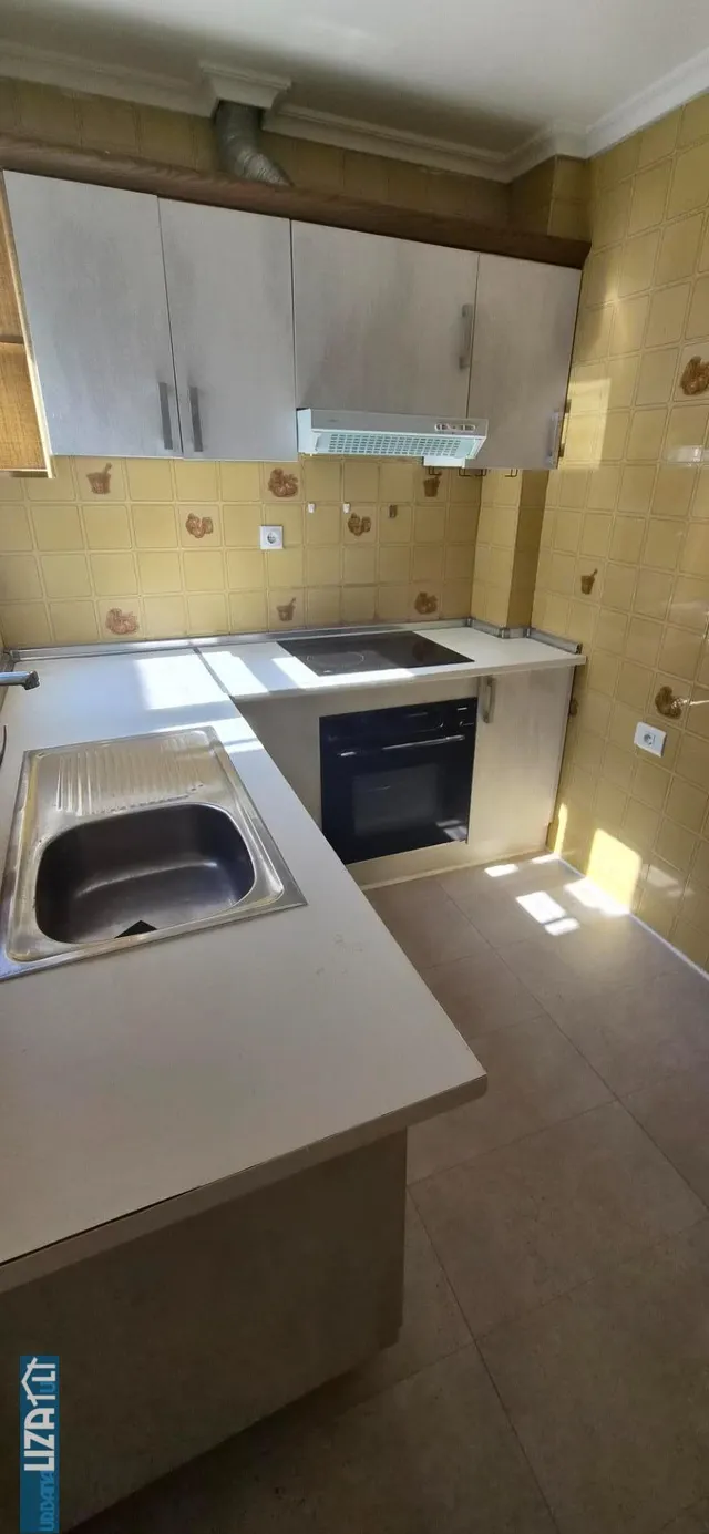 Amplio Piso en Excelente Ubicación — 12