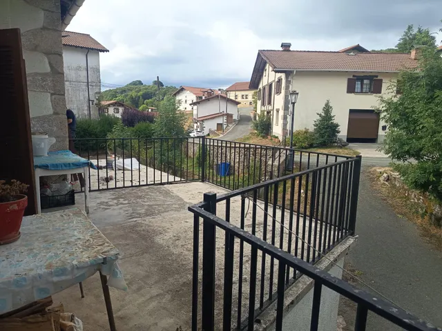 Conjunto Inmobiliario con Caserío tradicional y terreno. — 17