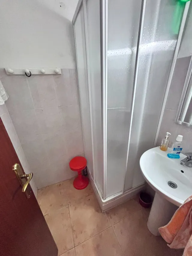 Amplia vivienda de 4 dormitorios y ascensor en carolinas altas. — 18