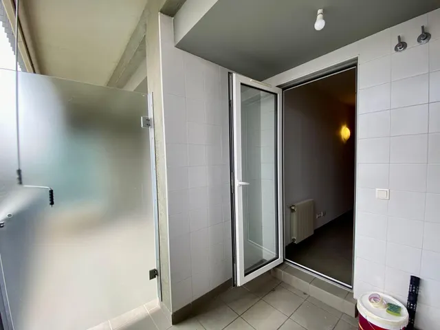 Piso en Venta Exterior con Piscina Comunitaria e Inquilino — 17