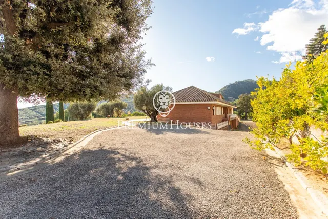 Espectacular casa con con 6.000m2 de parcela e impresionantes vistas al mar — 42