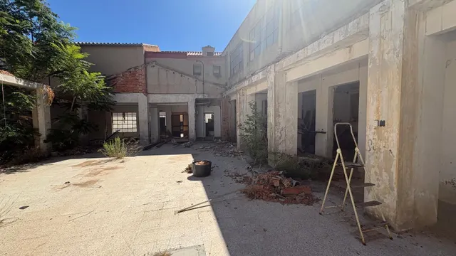 NAVE INDUSTRIAL CON MUCHAS POSIBILIDADES — 13