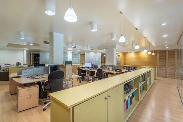 EXCLUSIVO INMUEBLE EN PLAZA DE CARRETAS, JUNTO AL EMBLEMÁTICO PASEO DEL SALÓN — 10
