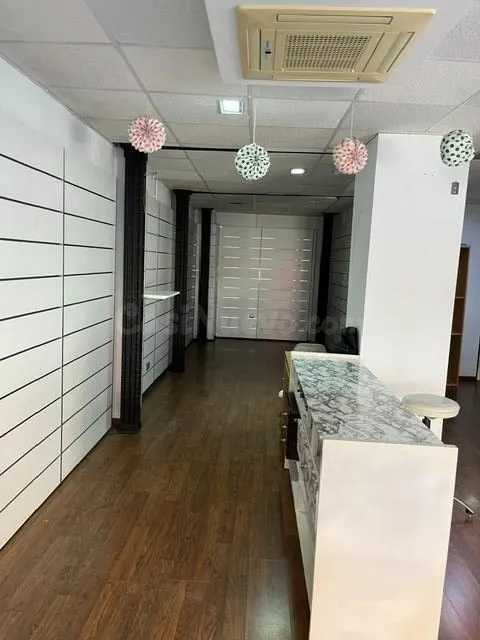Centro Arenal Museo. Excelente local comercial se alquila ju - foto 3