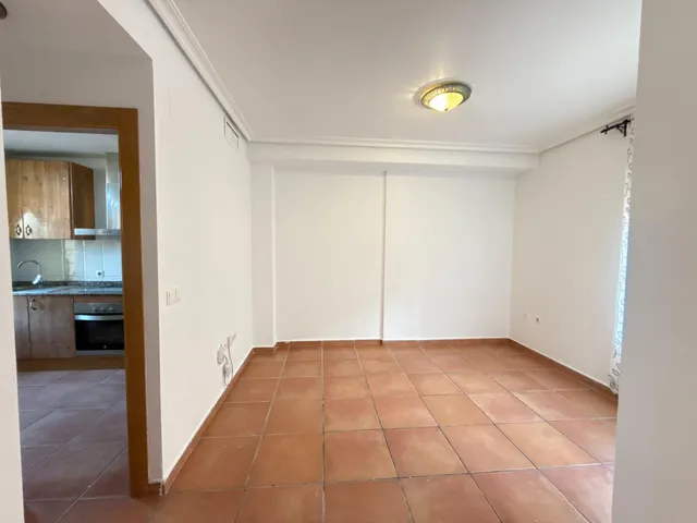 Bungalow con jardín privado, garaje y piscina comunitaria en Santa Pola — 7
