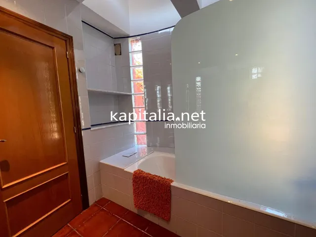 Fantástico chalet a la venta en Ontinyent , zona la Solana . — 31
