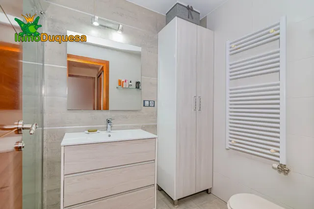Ático duplex con terraza de 61 m2, plaza de aparcamiento, trastero, piscina comunitaria, padel - PTS. — 18