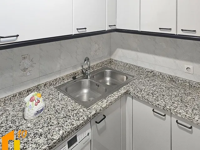 Piso 4 habitaciones 104m² en venta - Avda. del Cid — 23