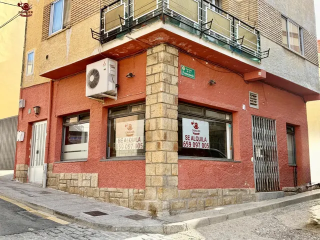 Local comercial en esquina totalmente exterior de 41m2, en l
