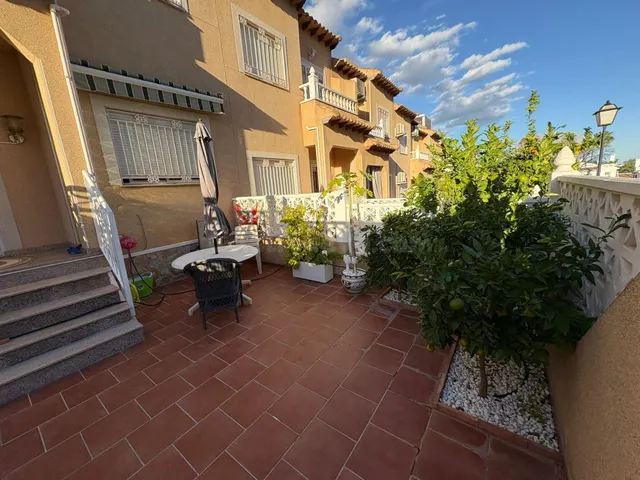 ADOSADO DE 2 habitaciones CON SOLARIUM PRIVADO EN ORIHUELA C - foto 3
