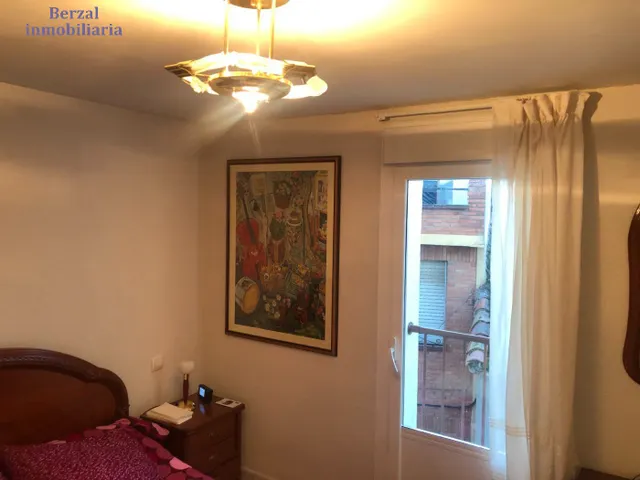 Casa de pueblo, para entrar a vivir, en entorno privilegiado de montaña. — 28