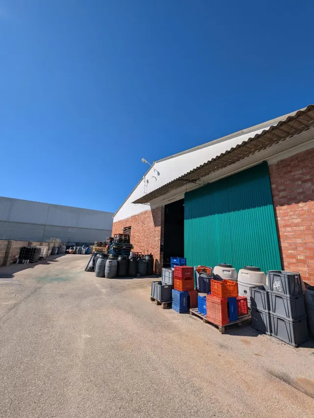 Nave industrial en Alzira con 3.678 m2 de parcela y potencial de ampliación — 10