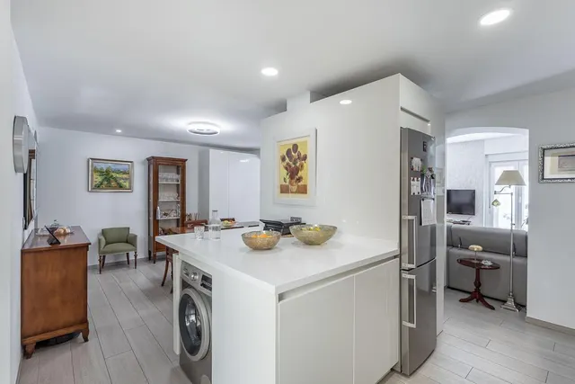 PISO COMPLETAMENTE REFORMADO EN CALLE RECOGIDAS — 17