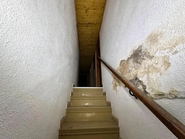 SE VENDE CASA ADOSADA EN BERGA — 42