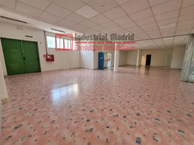 Espectacular nave comercial en alquiler en Arganda del Rey – primera línea de avenida principal — 4