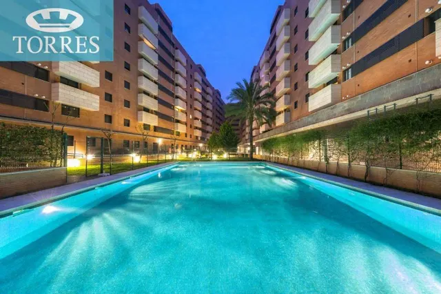 PISO CON TERRAZA, PISCINA, GARAJE Y TRASTERO EN VIALIA — 24