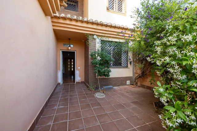 Ponemos a la venta esta preciosa casa en Urbanizacion cerrada, con zonas comunes y piscina comunitaria. — 7