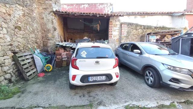 Casa reformada con terraza, finca de 750 m2 y cuadra, con vistas al Aramo — Morcín — 45