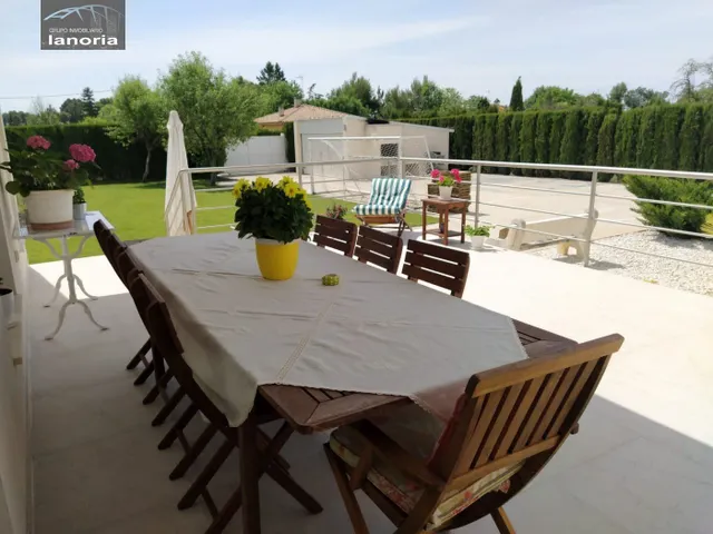 Grupo la Noria Vende Chalet Urbano de 370m2 a pocos km de Albacete. — 11