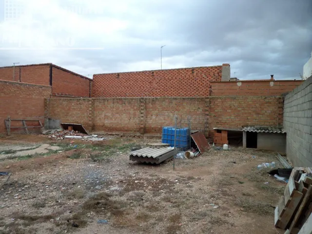 Se vende casa para reformar de 519m2 de terreno y 17 metros 