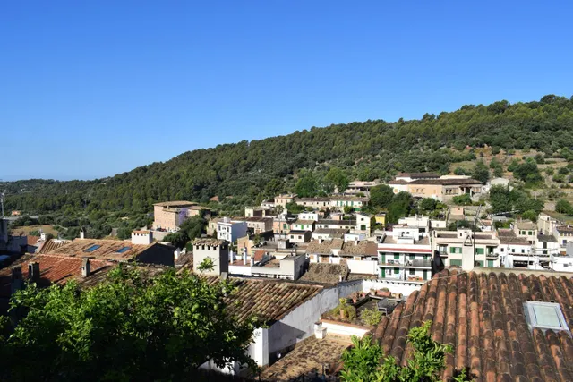 Solar urbano con vistas espectaculares en el casco antiguo residencial de Bunyola — 13