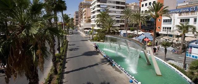 Piso en venta en Playa del Acequión (Torrevieja) - 2 habitaciones, vistas al mar, esquina y ascensor — 24