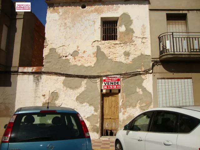 VENTA DE SOLAR EN ALMUSSAFES CON SALIDA A DOS CALLES    CENTRICO — 2