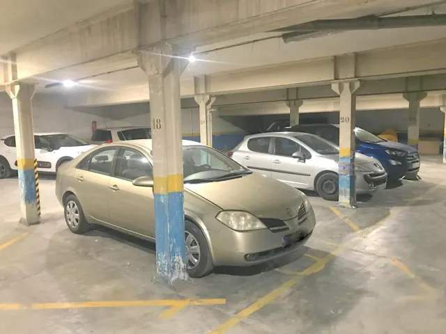 ¡¡¡ATENCIÓN INVERSORES PARKING CON 20 PLAZAS Y 8 TRASTEROS!!! — 2