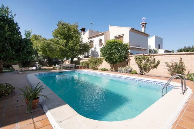 MAGNIFICO CHALET CON PISCINA EN COLINAS BERMEJAS — 22