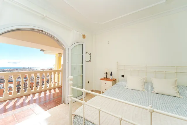 Elegante villa de 4 dormitorios en Arguineguín | Vistas panorámicas al mar, gran parcela y un potencial excepcional! — 28