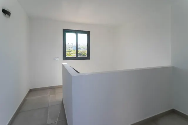Chalet pareado con garaje, piscina y jardin — 34