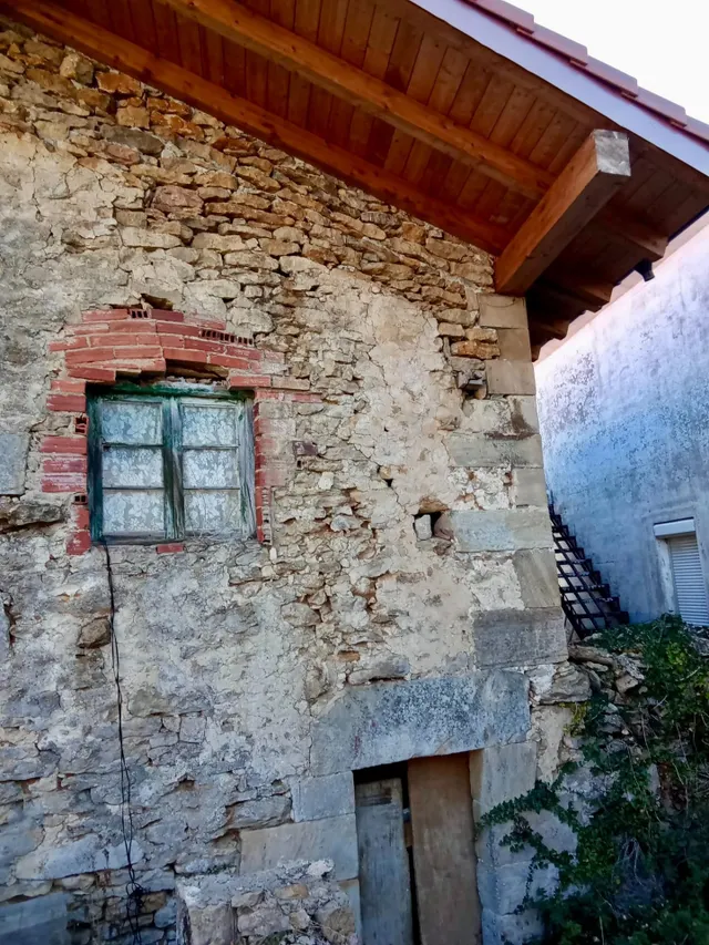 Casa de piedra con encanto y gran potencial turístico en san martín de las ollas — 16