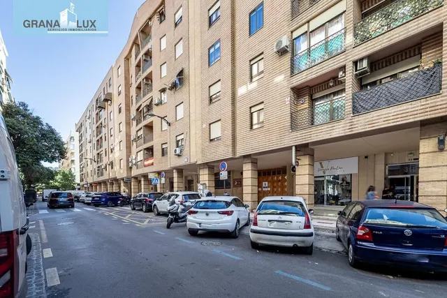 ¡VIVE EN PLENO CENTRO DE GRANADA! ✨