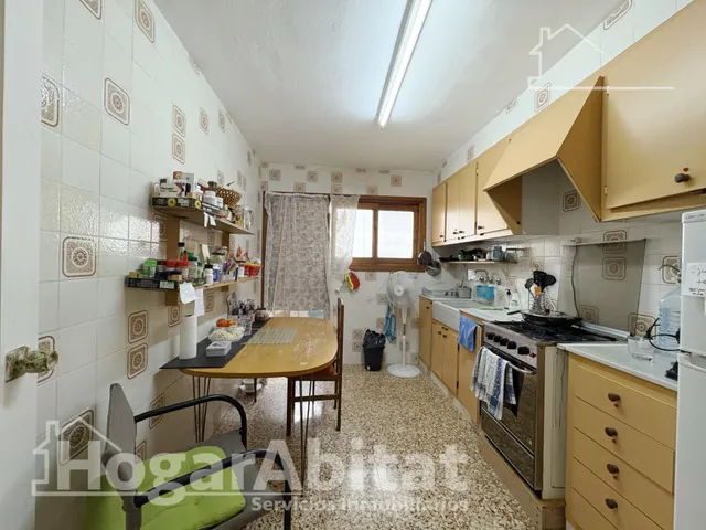 OPORTUNIDAD DE INVERSIÓN! EXTERIOR CON BALCÓN Y GARAJE — 7