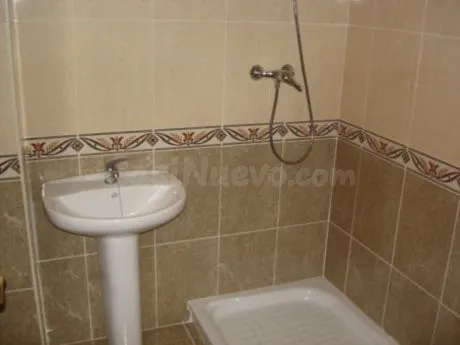 SE VENDE AMPLIO APARTAMENTO EN EL CENTRO DE VALENCIA DE DON  - foto 4