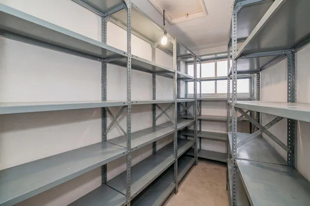 Oportunidad para inversores o compradores sin necesidad de ocupación inmediata. La vivienda se vende con alquiler garantizado. — 38