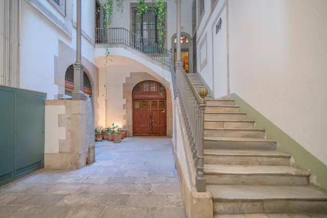 EXCLUSIVA OFICINA DE DISEÑO DE 226 M2 EN EL CORAZÓN DEL BARRIO GÒTIC — 27