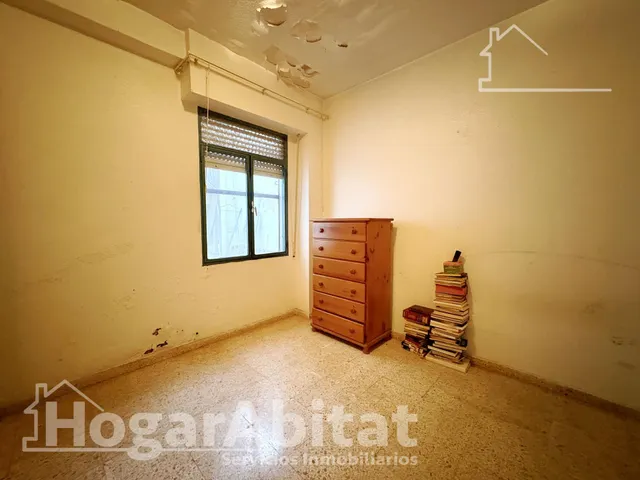 AMPLIA CASA PARA REFORMAR CON GARAJE Y TERRAZA EN EL CENTRO — 26