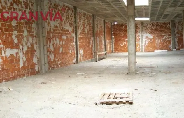 Local en obra con muchas posibilidades